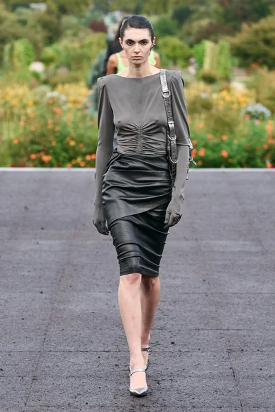 Look 5